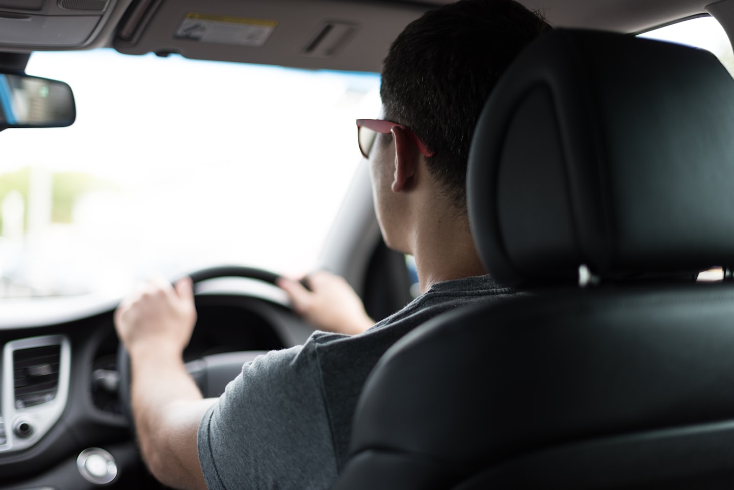 Condutor ao volante